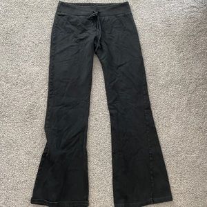 brandy melville bootcut leggings